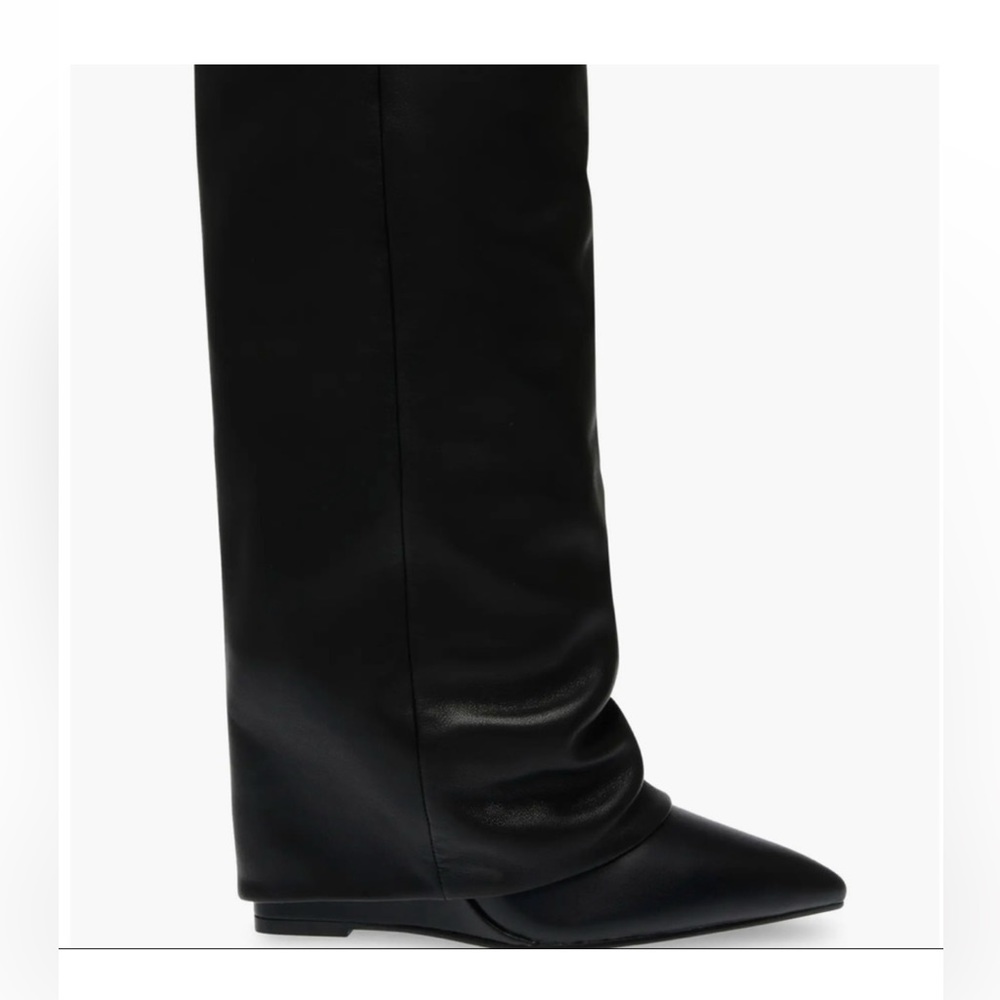 Madden girl size 10 fold over black leather boots.